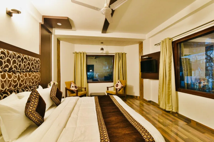 Kapoor Resort By DLS Hotels